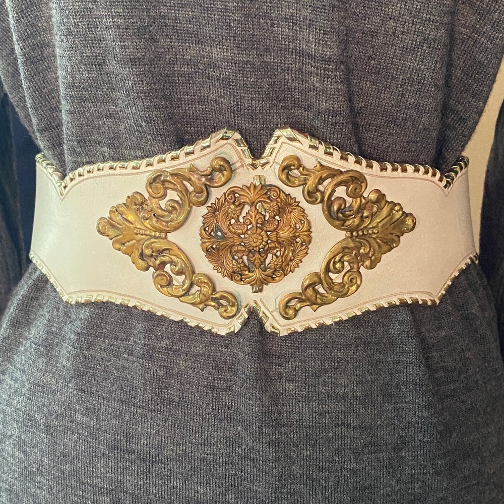 Vintage-Inspired Cream Belt (with Gold Embellishments). XS